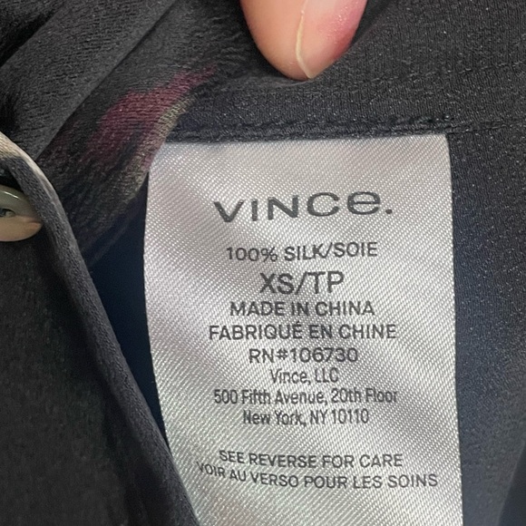 VINCE Black silk blouse with tulip print,size xs - Picture 13 of 16